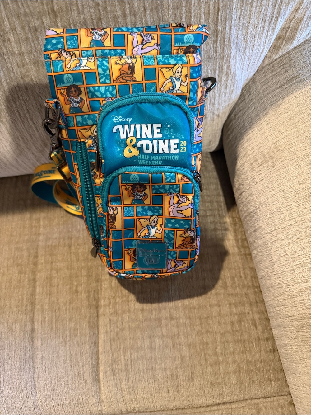 Disney Lug Teal & Orange Wine & Dine Crossbody Pouch 10 x 6